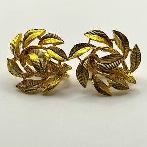 Vintage Napier Round Swirl Branch Leaf Earrings Clip On Screwbacks